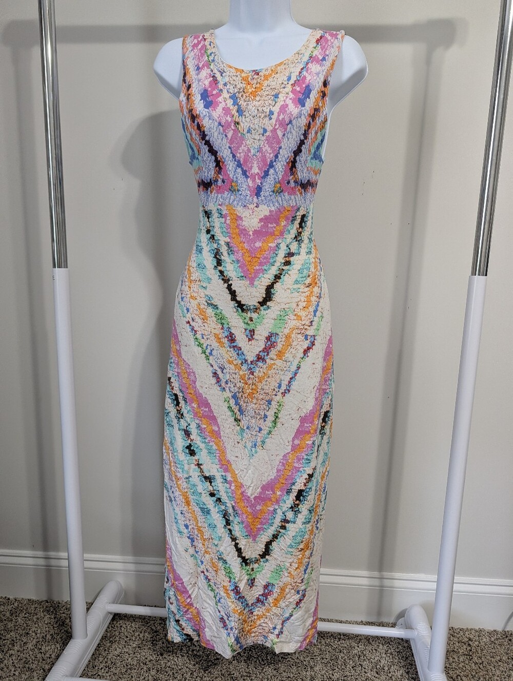Sleeveless Chevron-Print Maxi Dress in Multi-Color